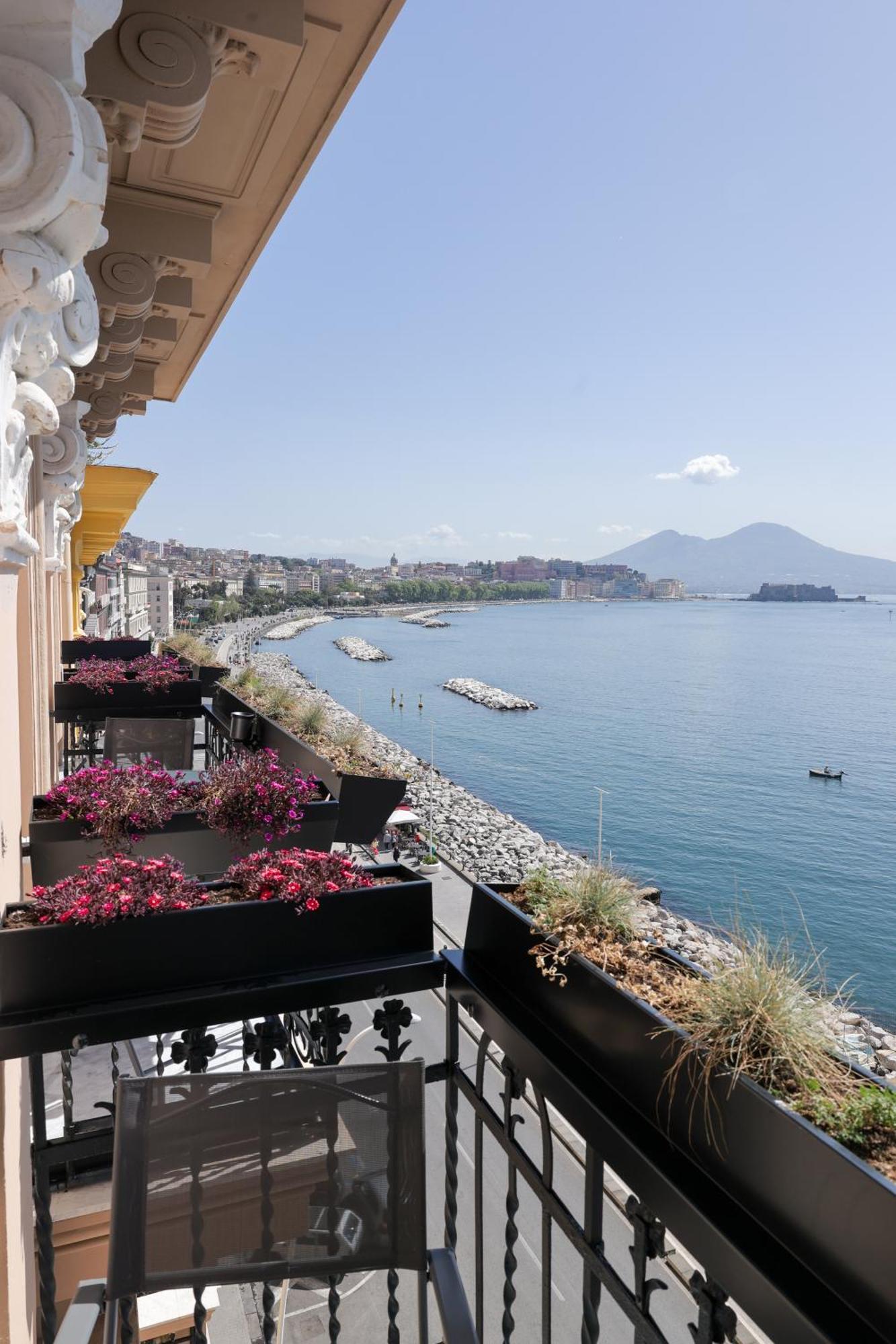 Demetra Luxury Suites ナポリ エクステリア 写真